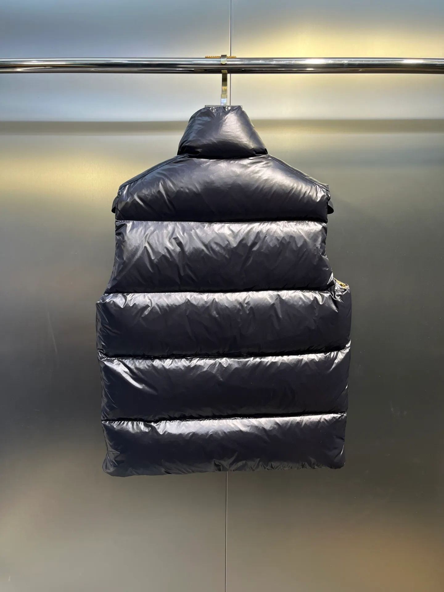 moncler 🌟 Moner Lipsi ， Moner Classic ， 。 lon laque ， 。 ： Size：12345 ：Cream White Black